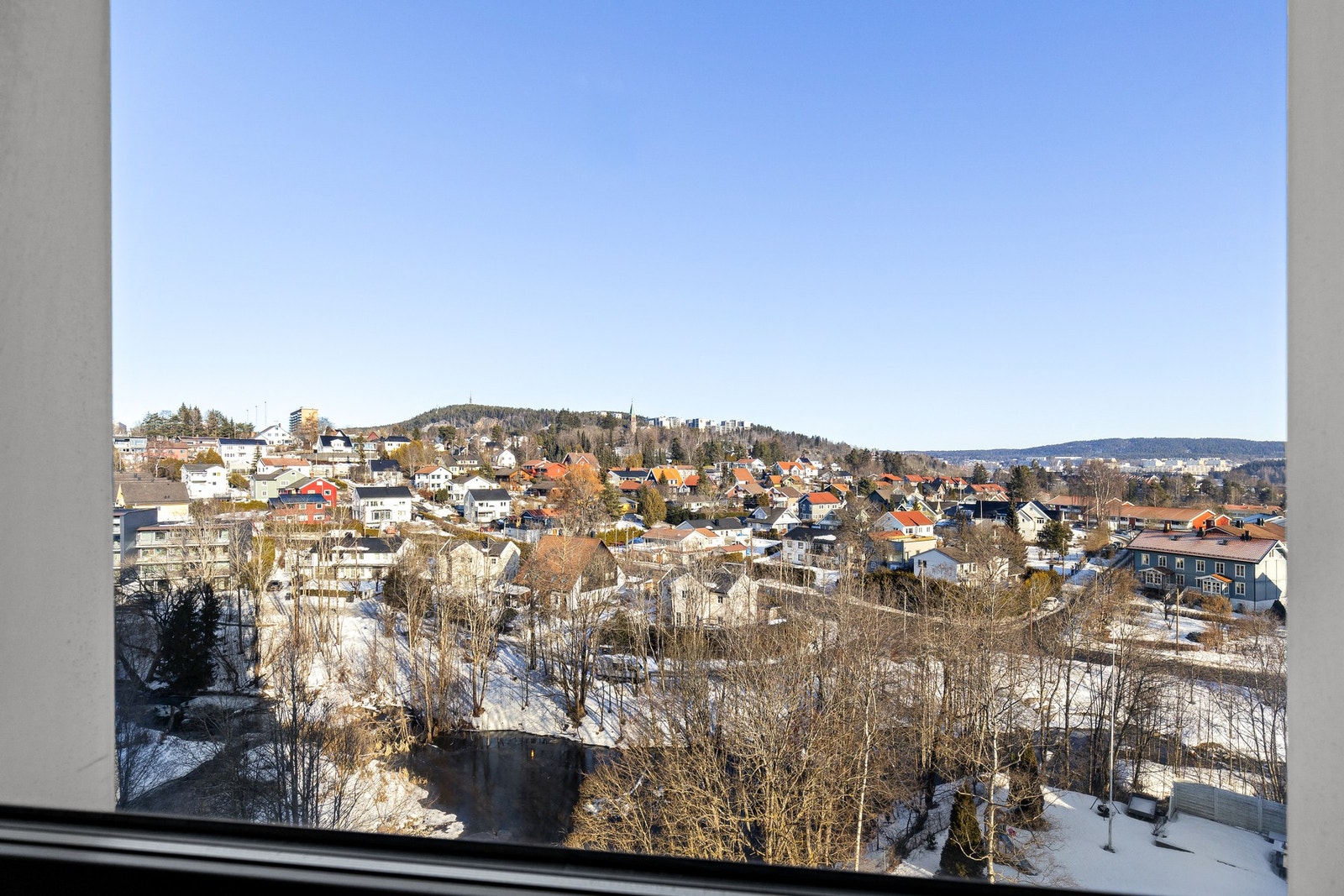 Herfra har du også en herlig utsikt over nabolaget. Galleribilde
