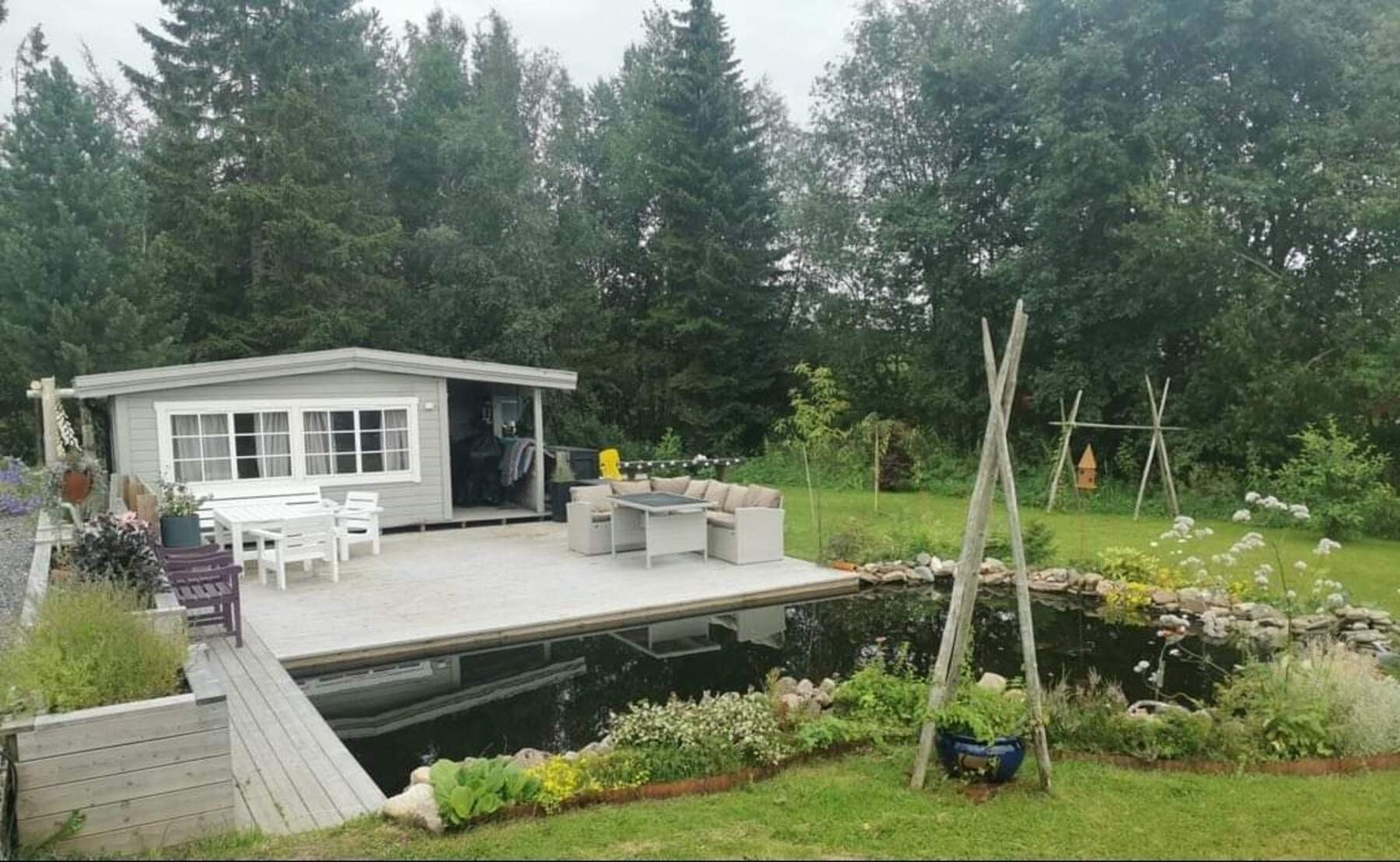 Sommerbilde fra hagen. Galleribilde