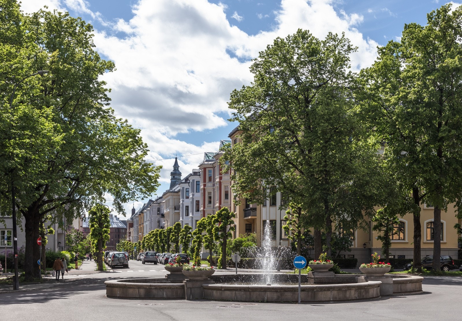 I nærområdet; Arno Bergs Plass Galleribilde