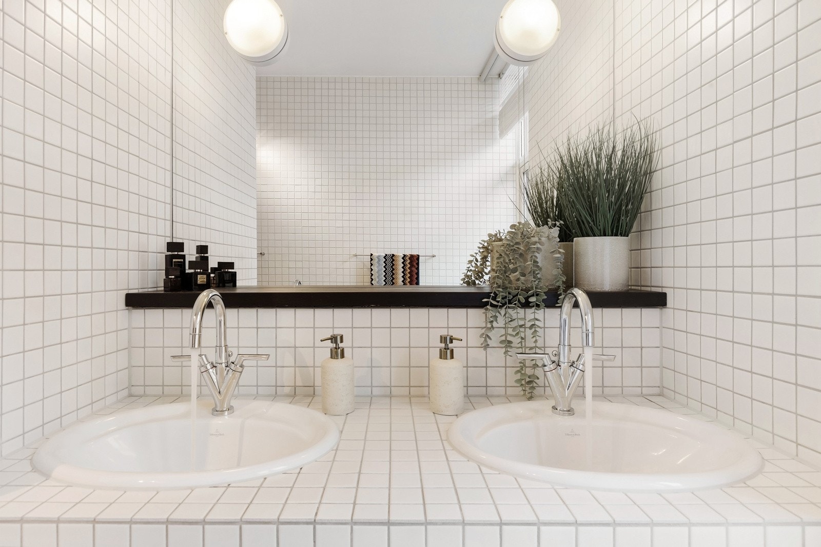 Også her er det store vindusflater og gir naturlig lysinnslipp. Galleribilde