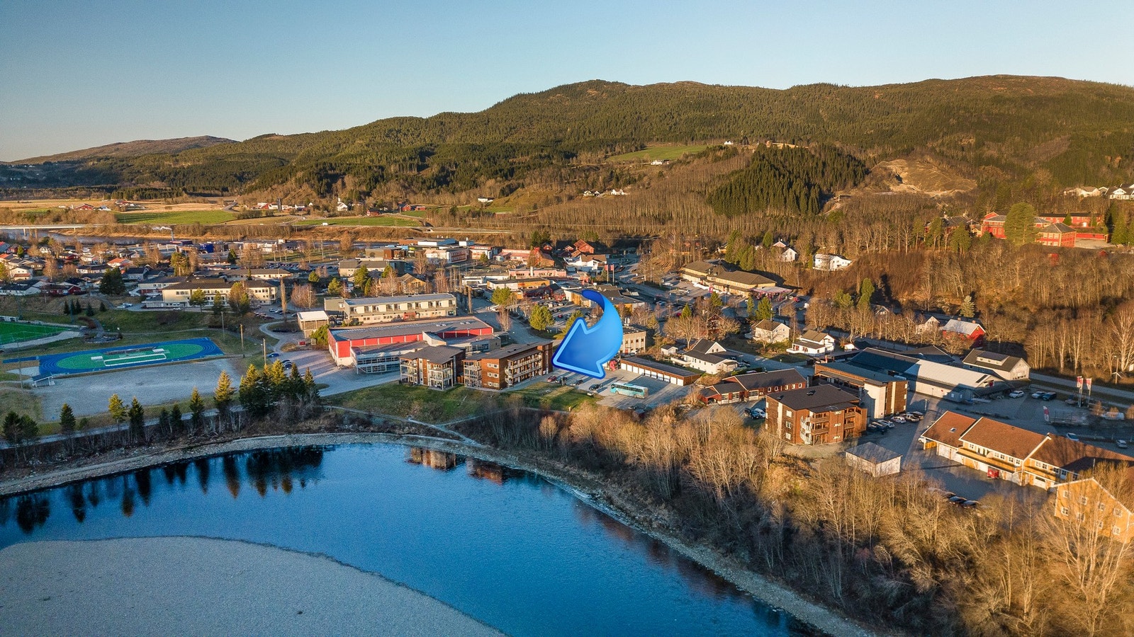 Sentral beliggenhet med kort gangavstand til alle sentrumsfunksjoner i Grong Galleribilde