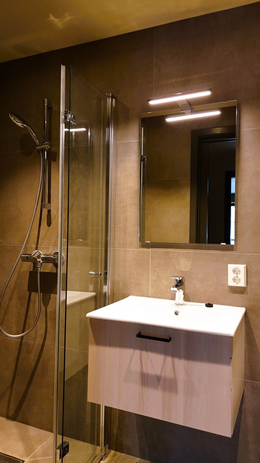 Bad tilhørende hovedsoverommet. Galleribilde