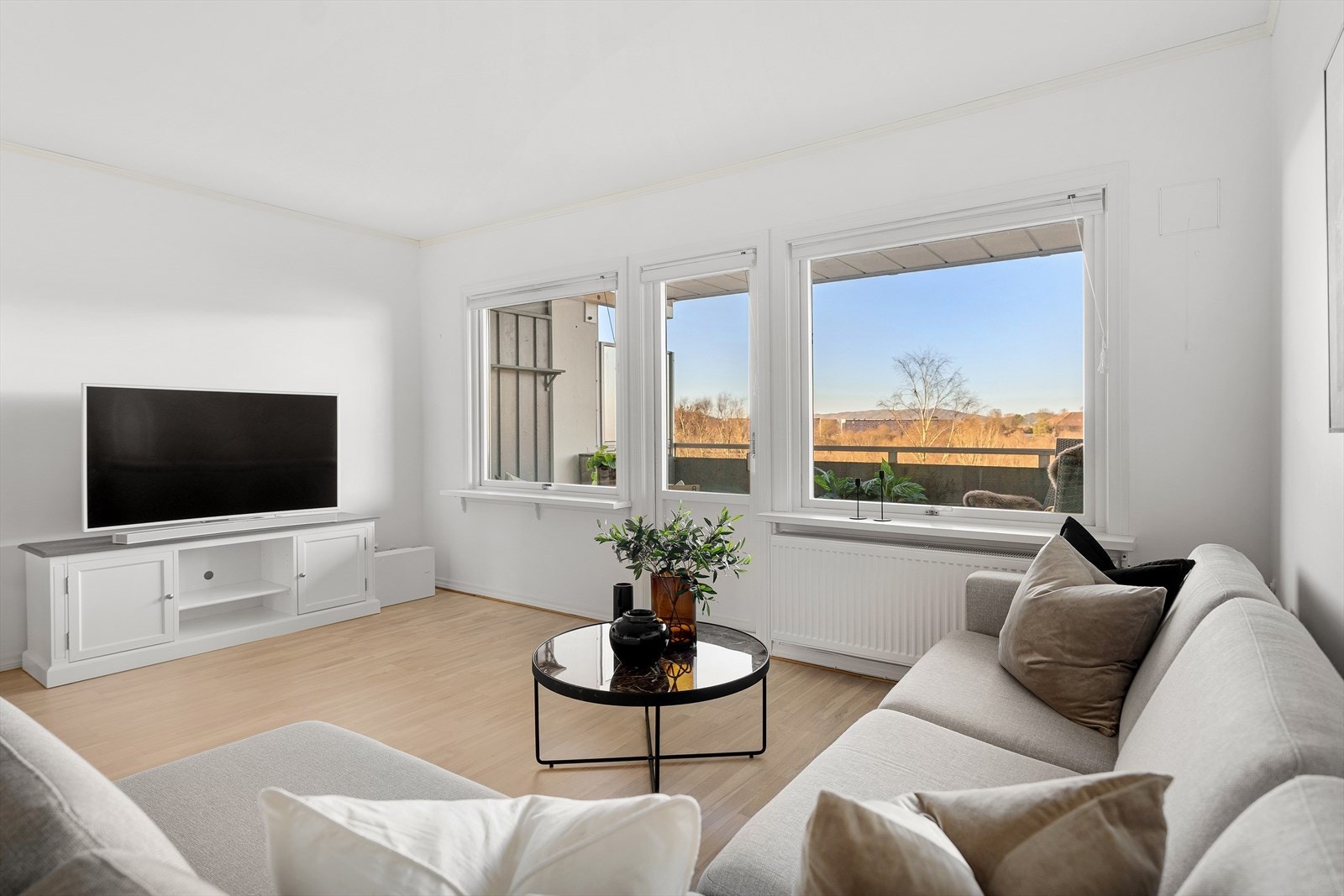 Rikelig med plass til en koselig og avslappende sofakrok Galleribilde