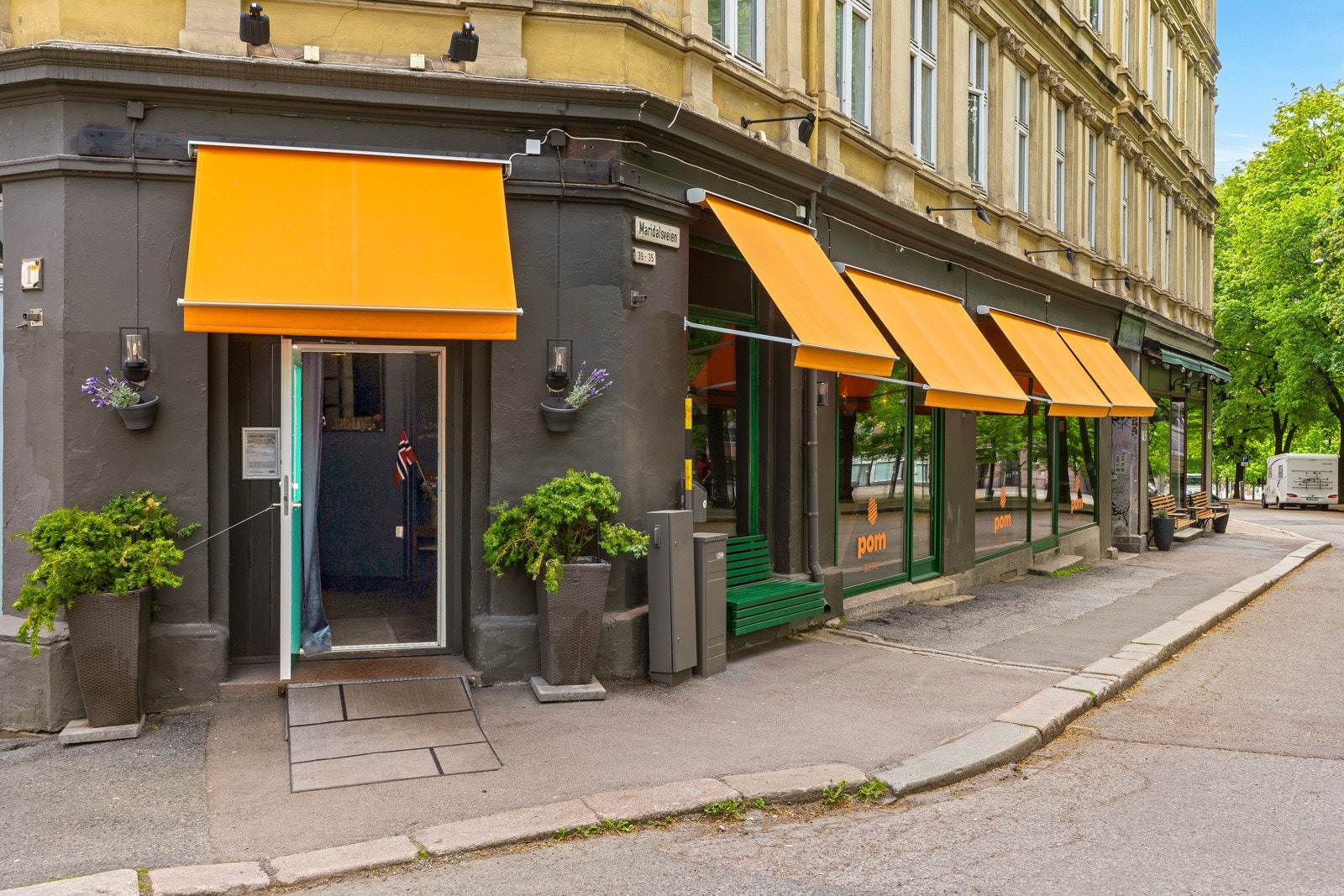 POM Bistro. Galleribilde