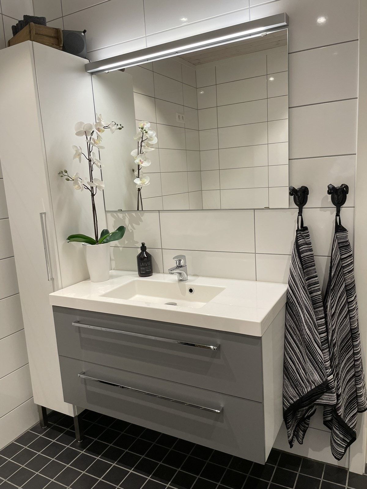 Flislagt bad. Galleribilde