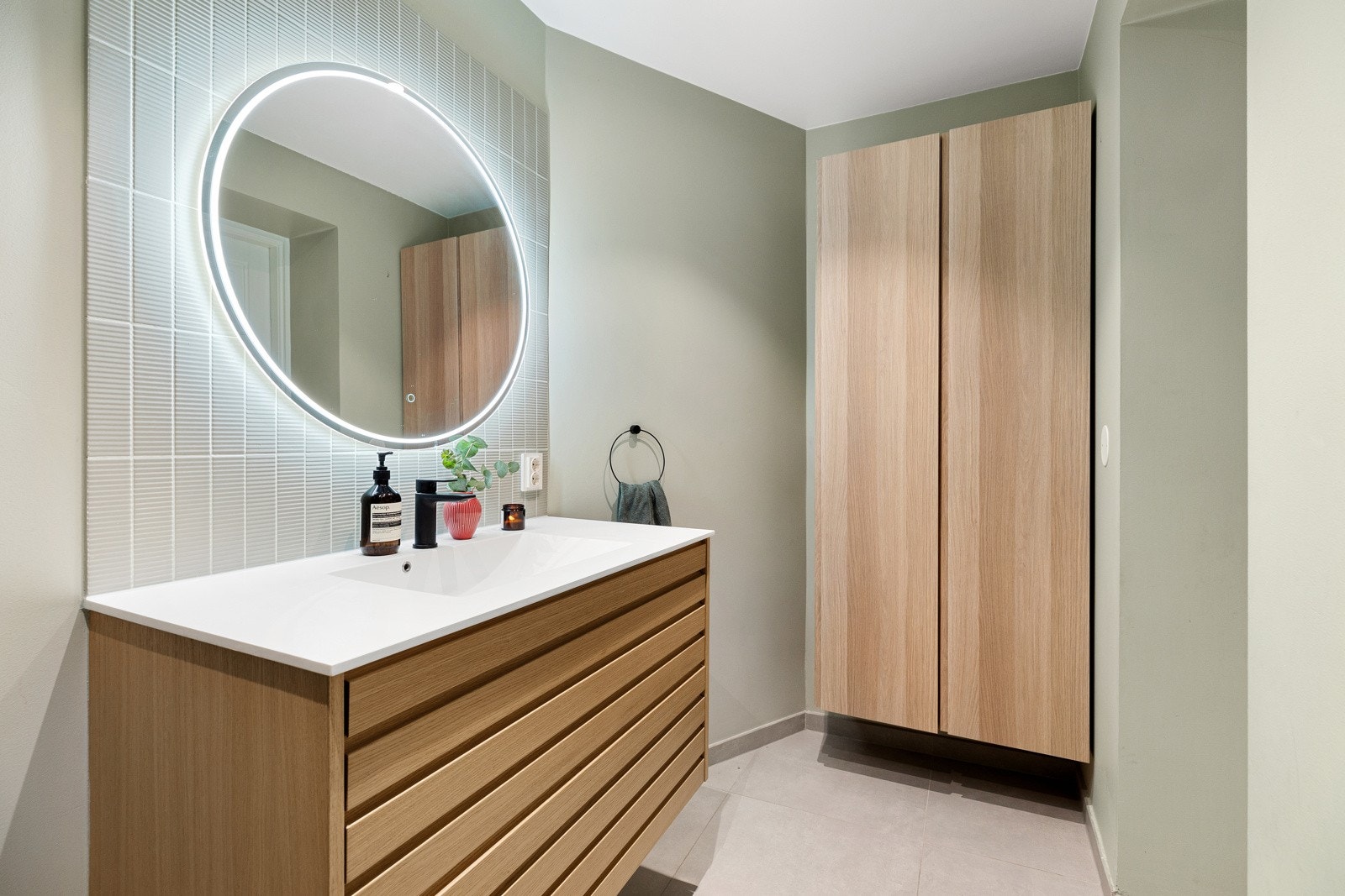 Moderne løsninger preger hele leiligheten Galleribilde