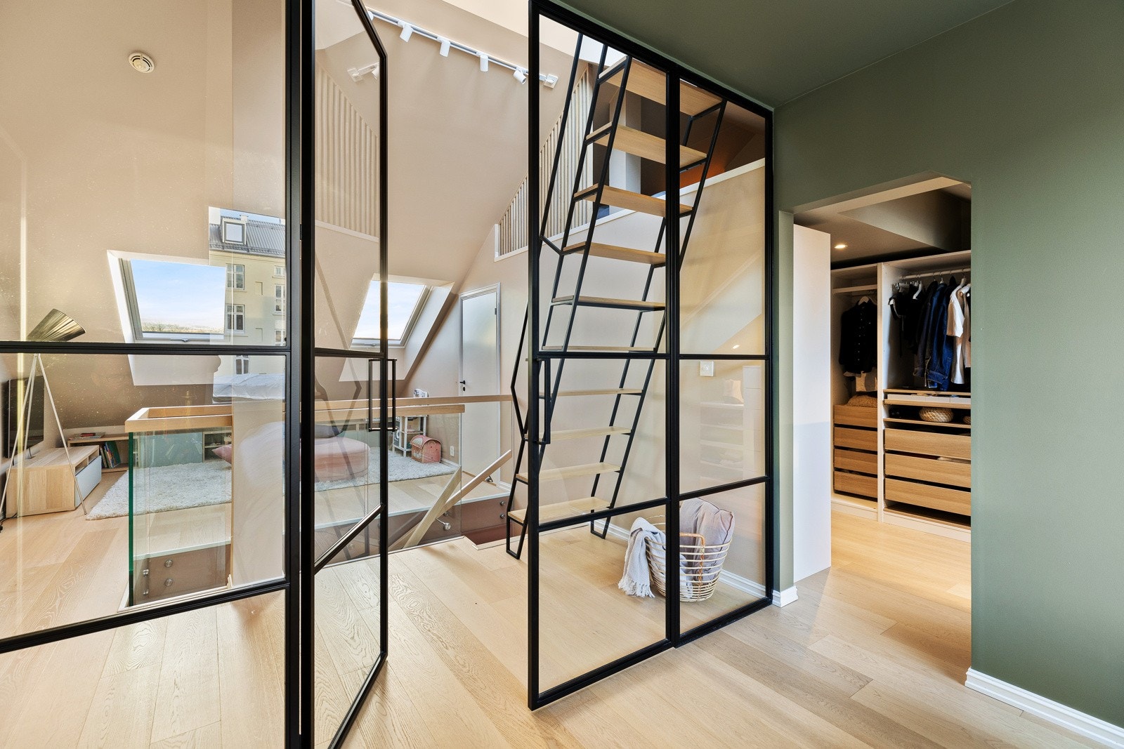 Moderne og nye dører Galleribilde