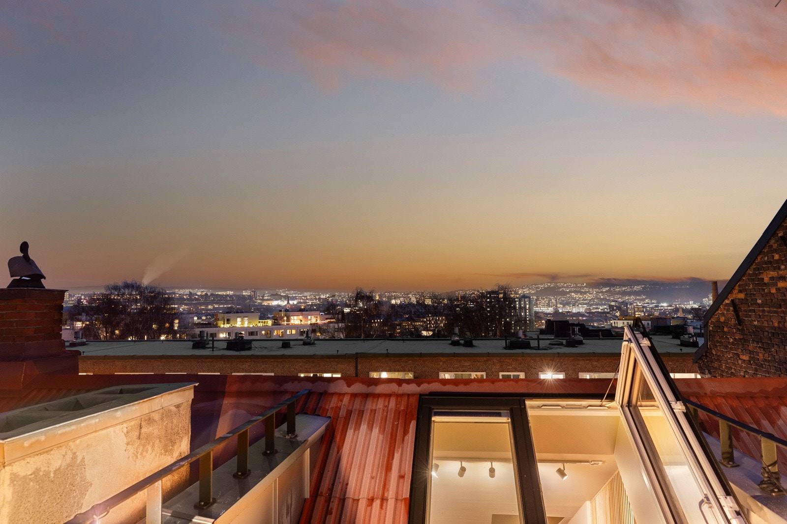 Nyt solforholdene og utsikten Galleribilde