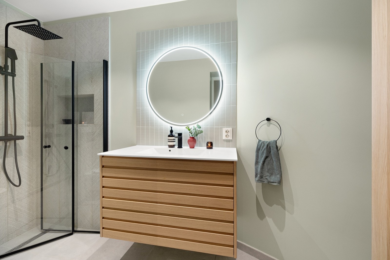 Moderne bad i 4.etasje Galleribilde