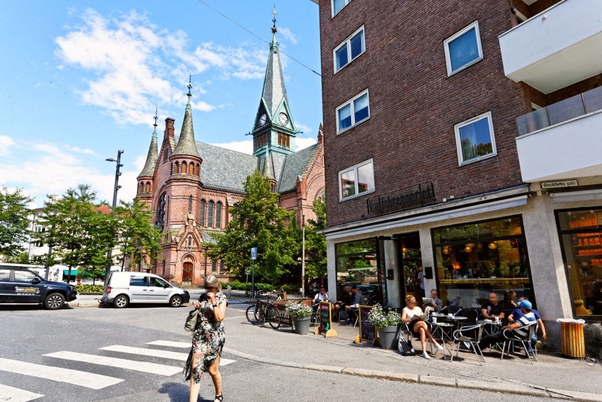 Området har et rikt og variert butikk-, service- og kulturtilbud, for både store og små. Her er bl.a. Bjølsen bakeri, Tiffany's, Sagene Lunsjbar, Kaffebrenneriet, Mysterud Bar og Mat & Mer Galleribilde