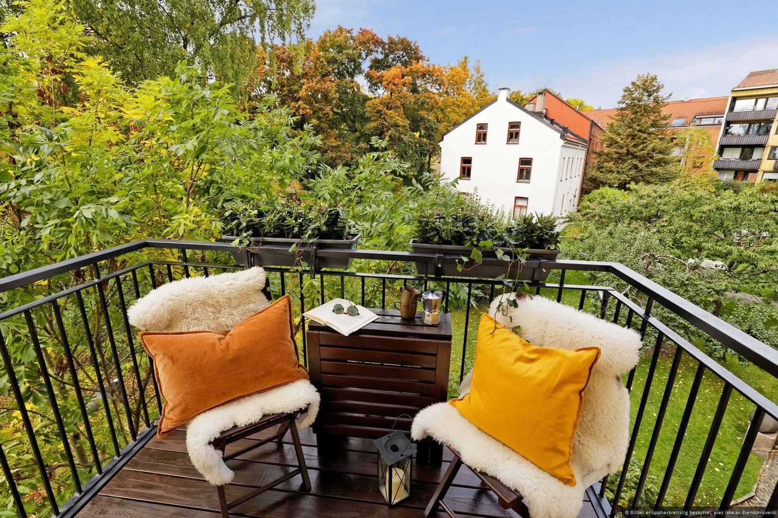 Sommerbilde fra balkongen Galleribilde