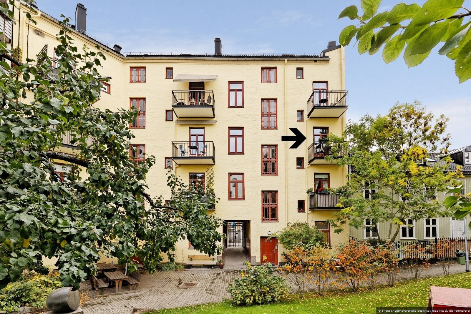 Fasade bakgård Galleribilde