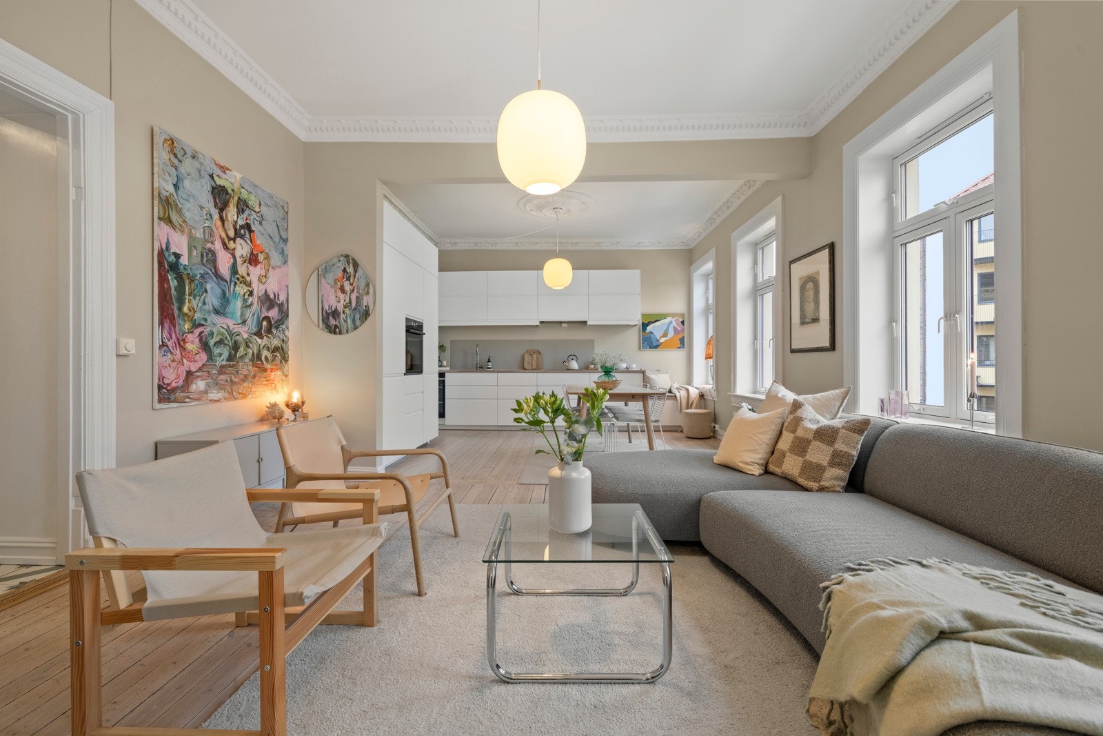 Rommet oppleves som luftig og lett, men samtidig lunt Galleribilde