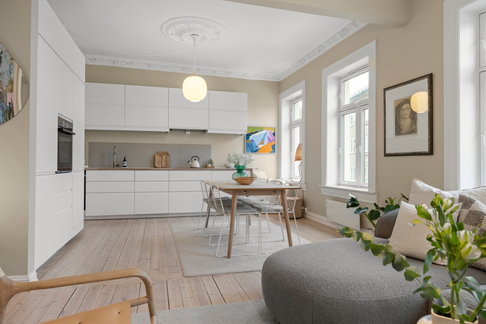 Leiligheten har nye vinduer fra 2016 Galleribilde