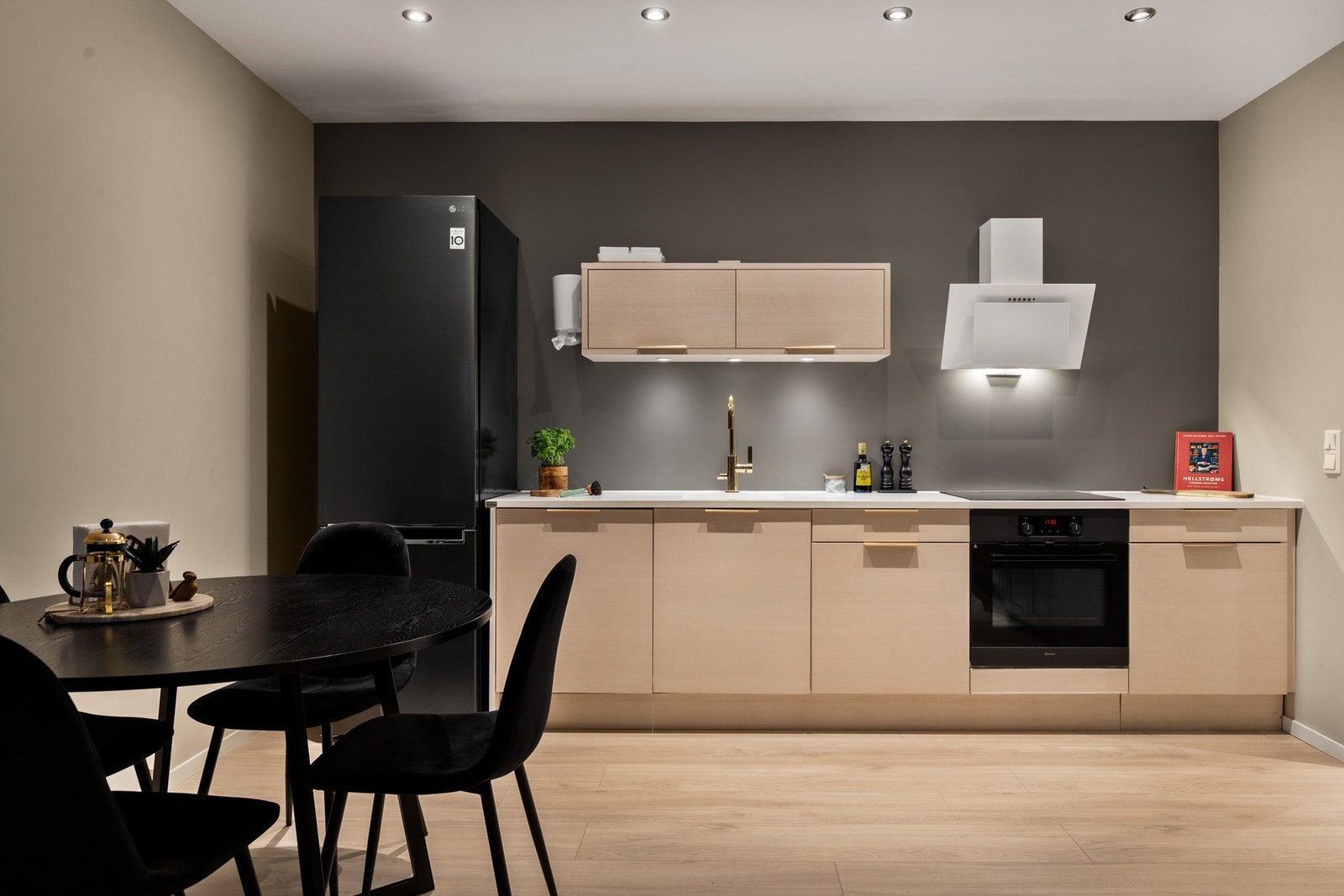 Leiligheten er oppgradert i 2022 med stilrene valg Galleribilde