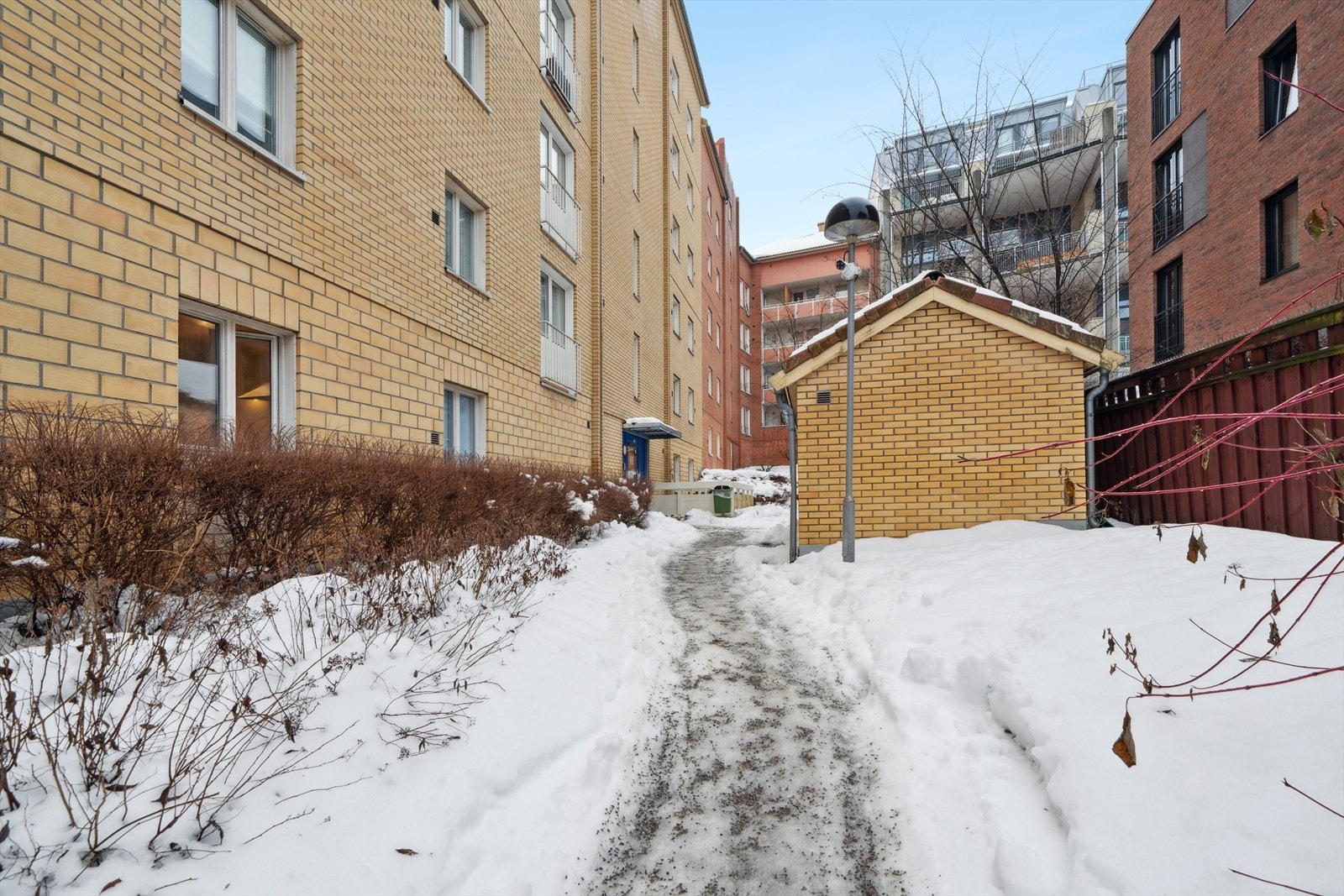 Bygningsmassen består av totalt tre sameier, hvorav Sameiet Kongstun II består av 143 seksjoner. Galleribilde