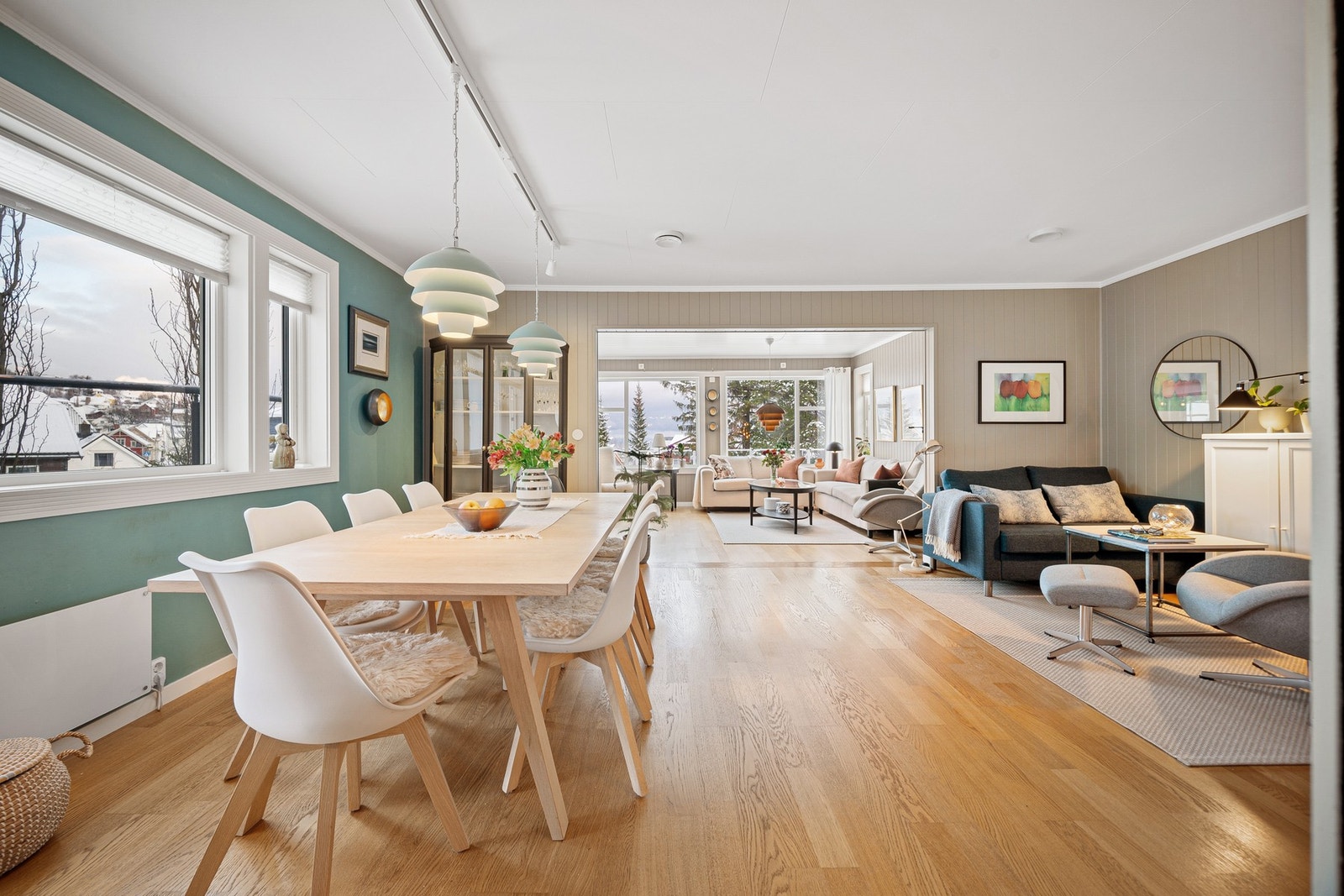 Pen, moderne og velholdt halvpart hvor du kan flytte rett inn Galleribilde