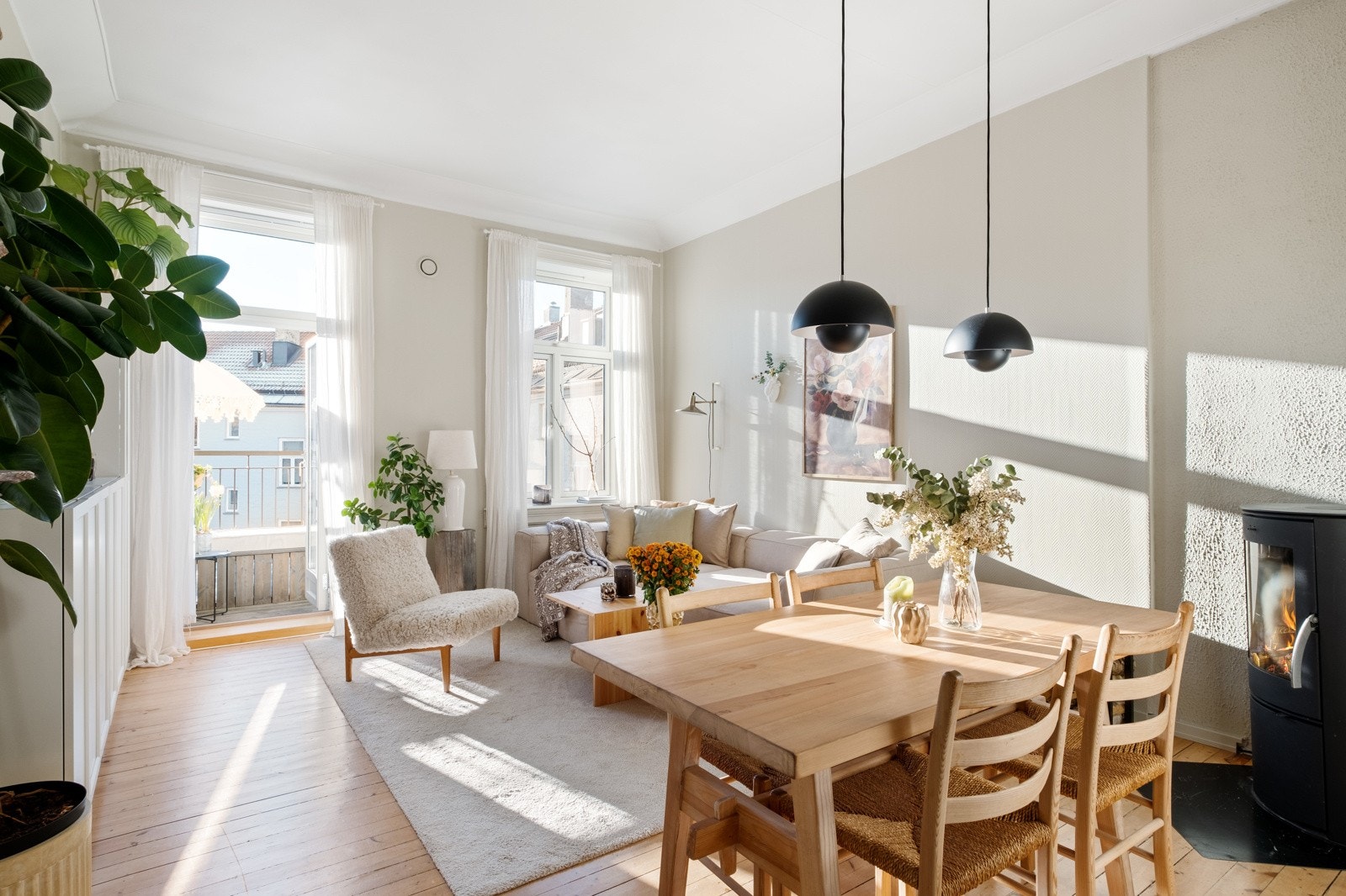 Det er en herlig atmosfære i leiligheten. Galleribilde