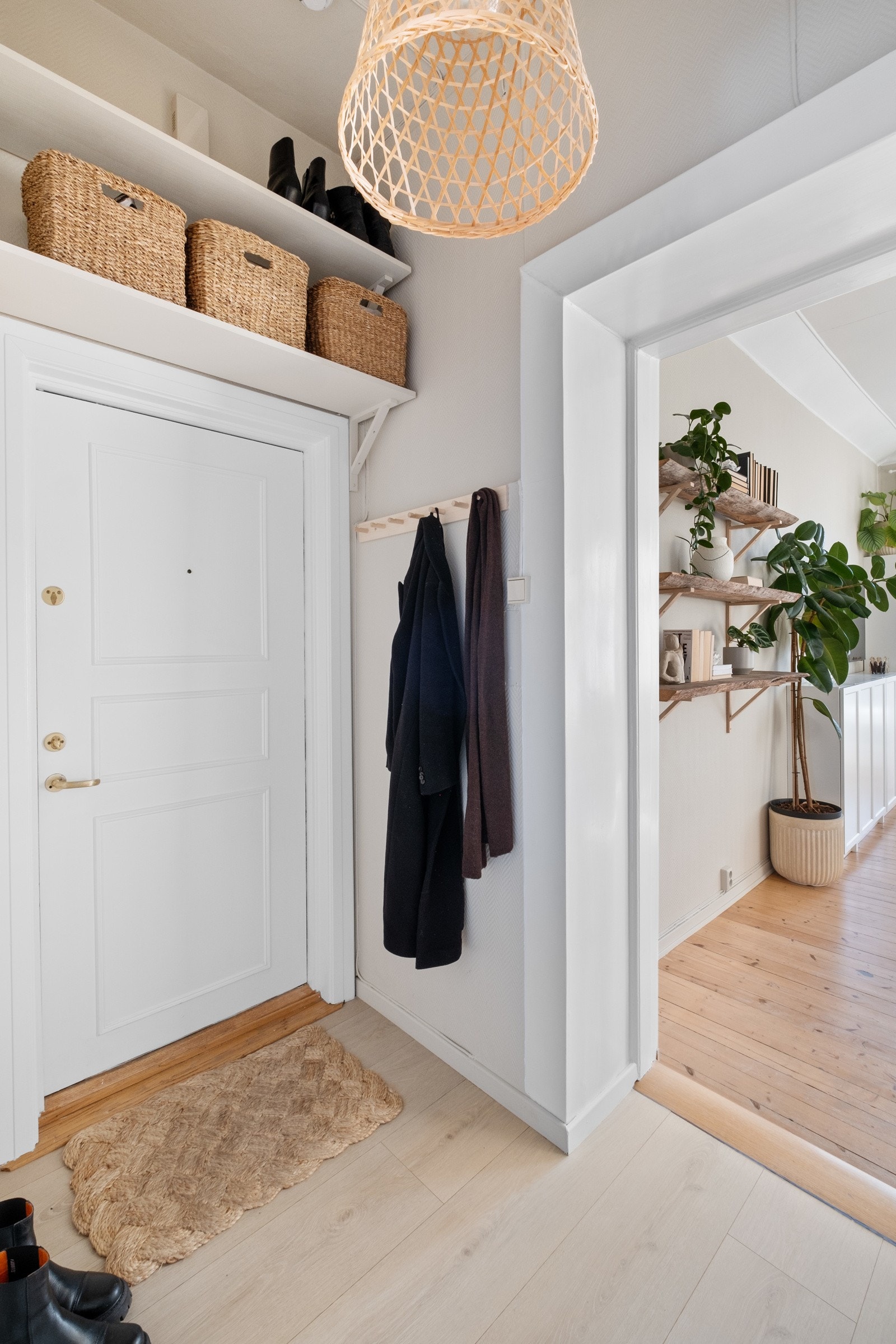 Inngangspartiet er et hyggelig første møte med boligen. Galleribilde