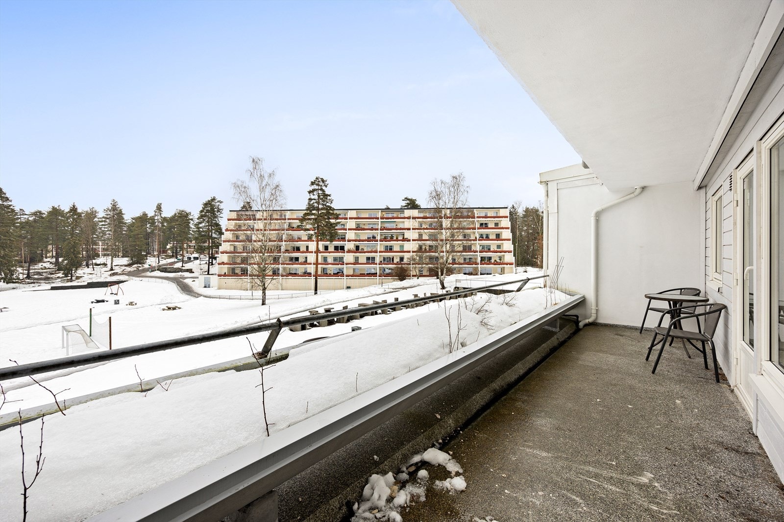 Her har du god plass til utemøbler, grill m.m Galleribilde