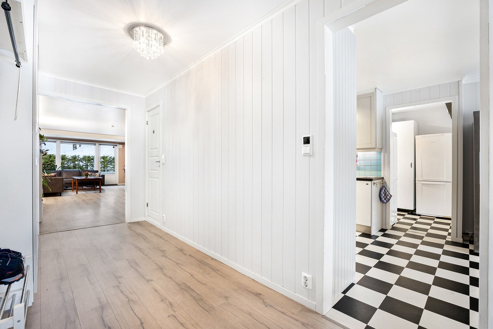 Innbydende og velbelyst inngangsparti Galleribilde