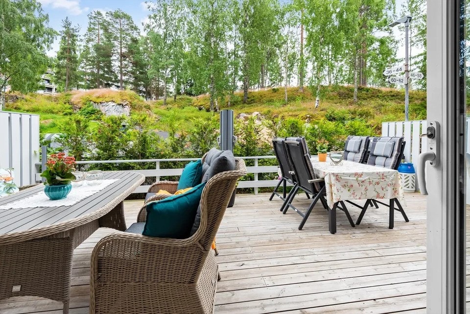 Gamle bilder av terrassen på sommertid. Galleribilde