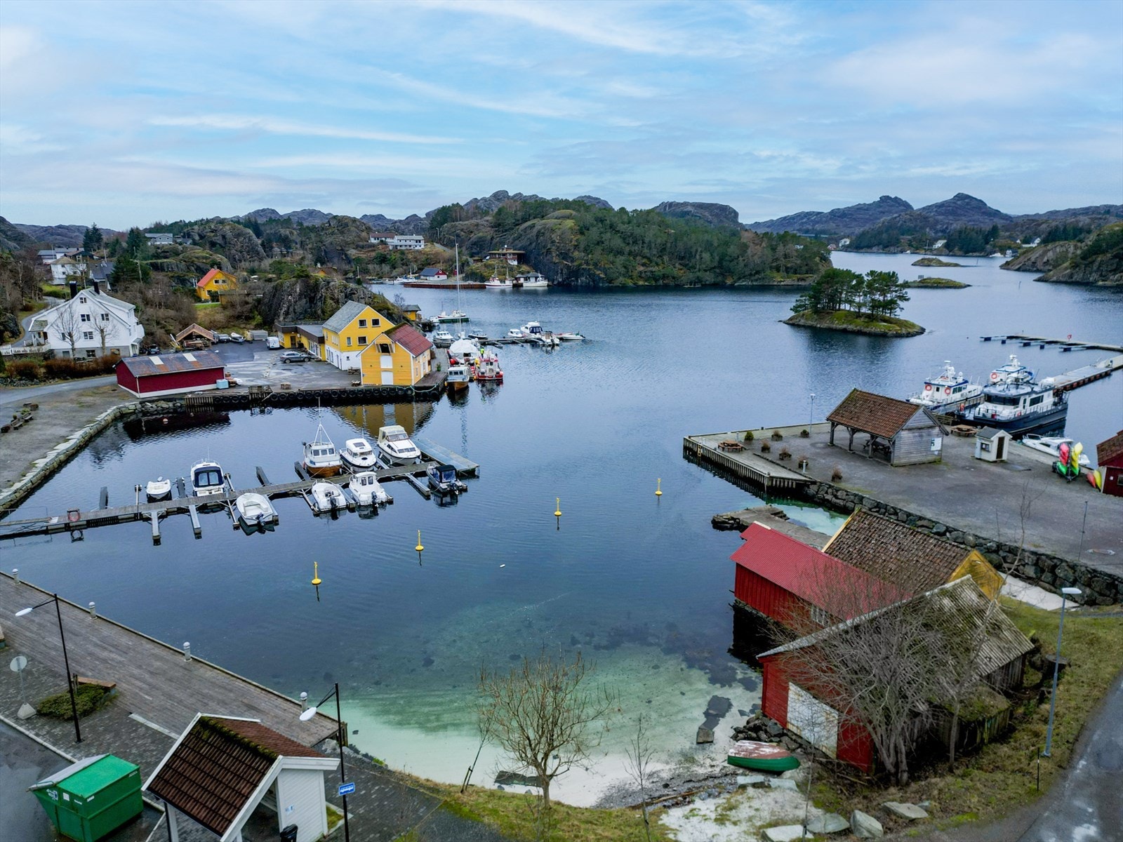 Her har du flott utsikt over Hardbakke kai og område rundt. Galleribilde