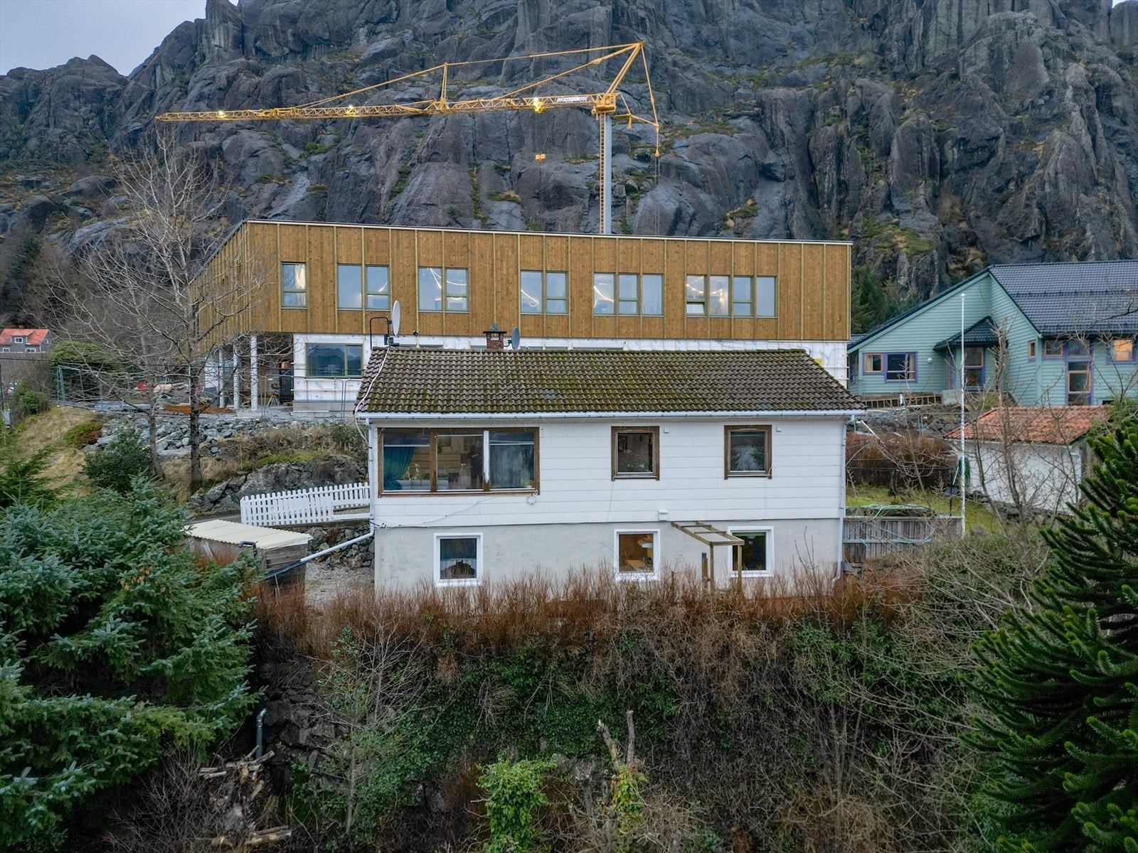 Like bak boligen blir det oppført en ny skole som skal åpnes til høsten. Galleribilde