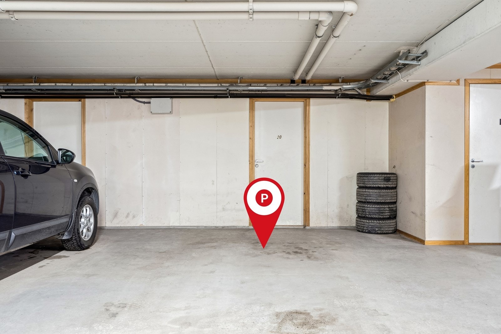 Romslig parkering i parkeringskjeller. Heis. Medfølger bod på ca. 9 kvm. Galleribilde