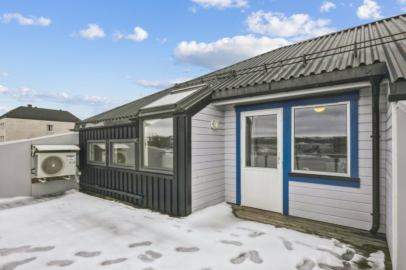 Selveierleilighet med ingen fellesgjeld og lave felleskostnader på 3.035,- pr. mnd. Galleribilde
