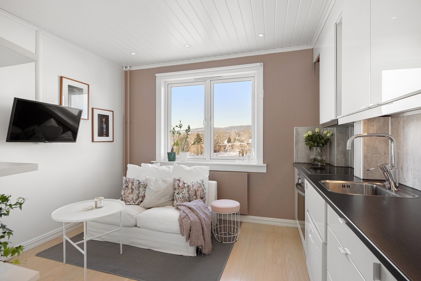 Nordvik v/ Konstantin Karlsson ønsker velkommen til en meget pen leilighet i et svært attraktivt område på Bjølsen. Galleribilde