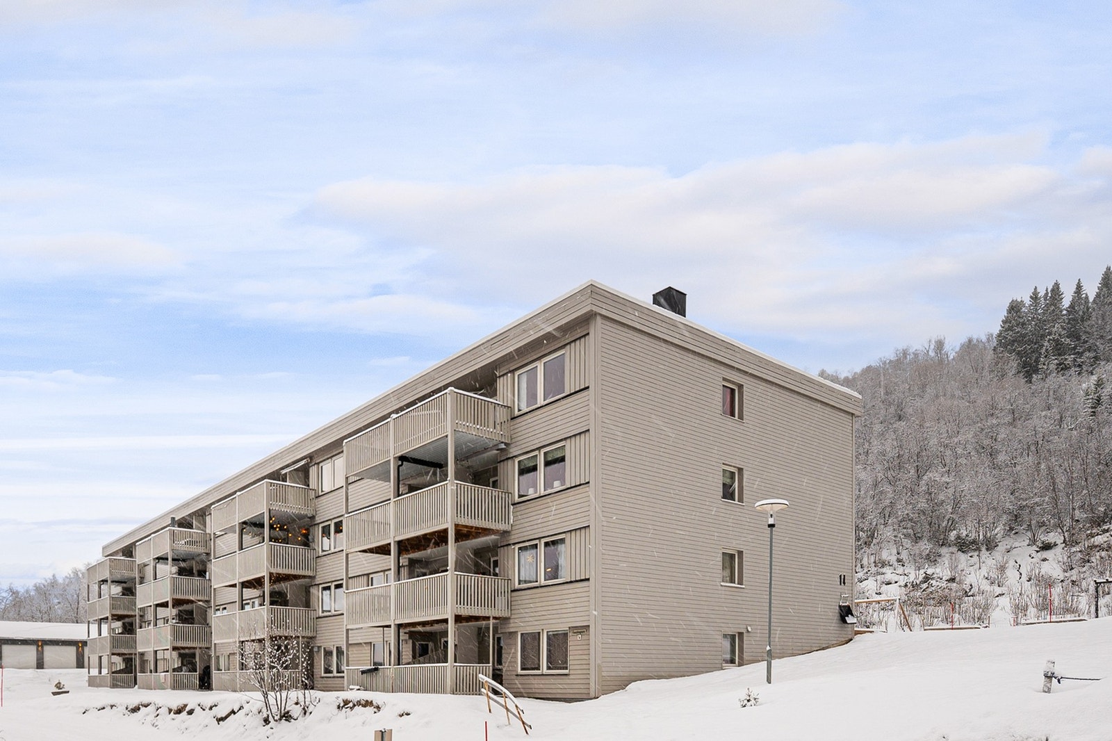 EIE Harstad v/megler Vetle Larsen presenterer Kanebogåsen 14A, en fin 4-roms leilighet i Kanebogåsen borettslag Galleribilde