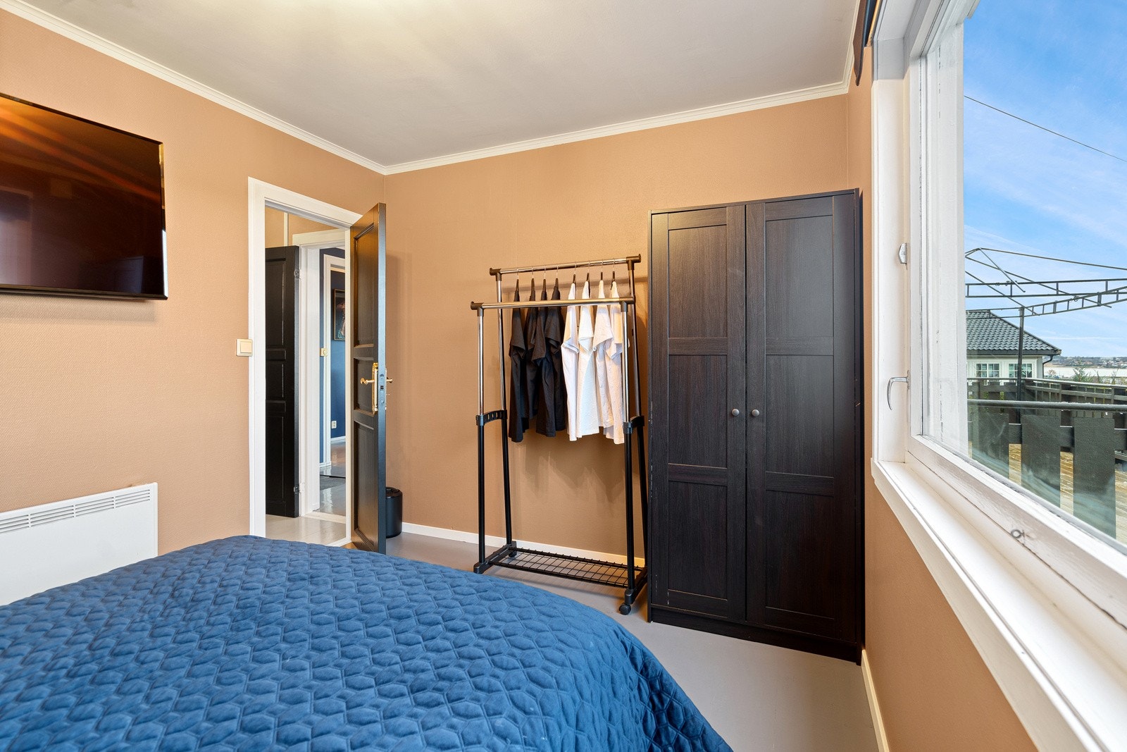 God plass til garderobeløsning på soverommet Galleribilde