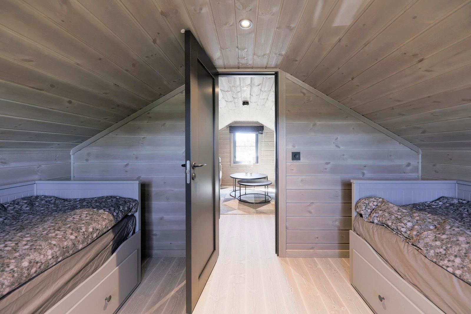 Foto fra en oppsatt hytte. Hemsen kan deles inn i flere rom dersom man ønsker Galleribilde