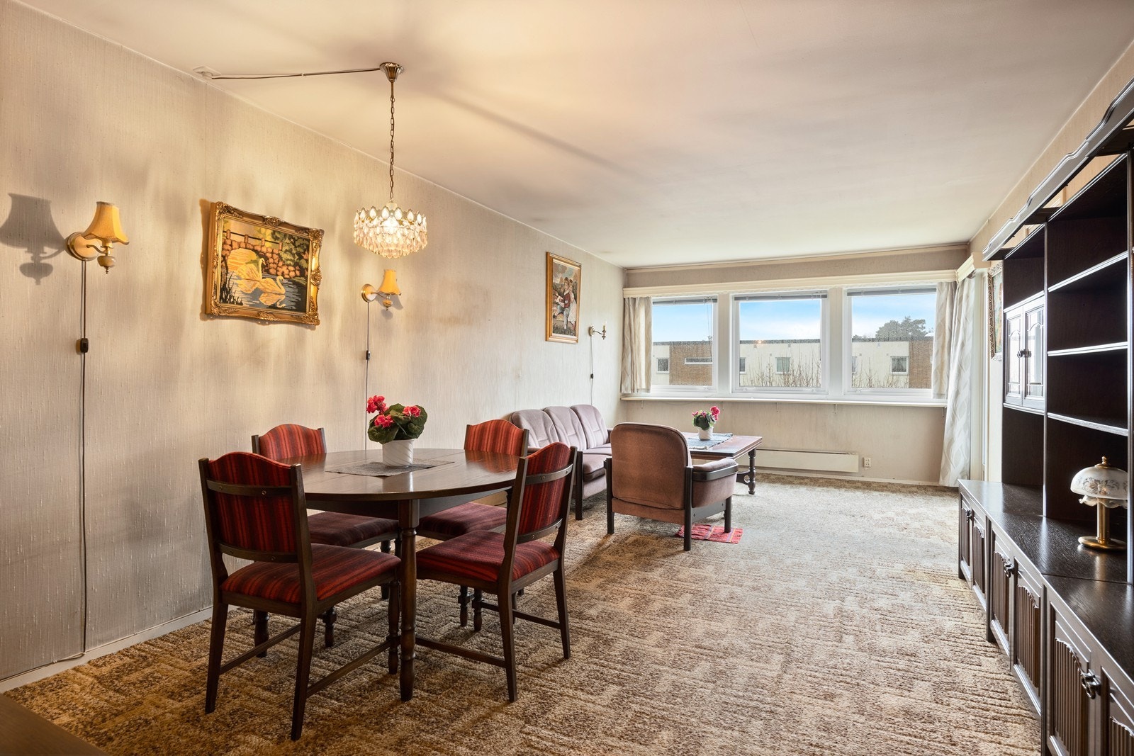 Leiligheten ligger i 4. etasje og har entré/gang, 2 soverom, kjøkken, gang og stue Galleribilde