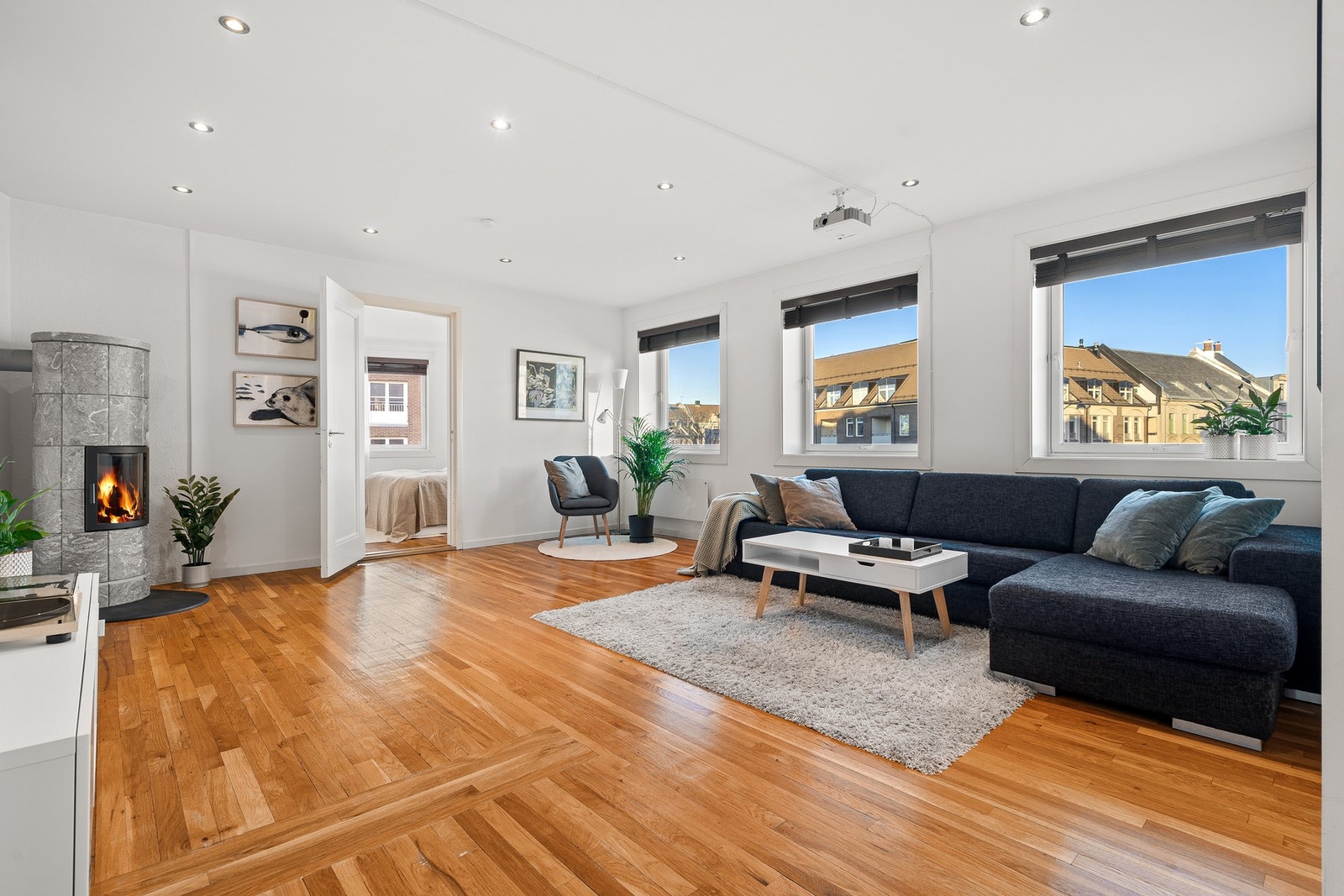 EiendomsMegler 1 v/Frank Robert Bae har gleden av å presentere en flott 3-roms leilighet med urban beliggenhet på Buran. Galleribilde