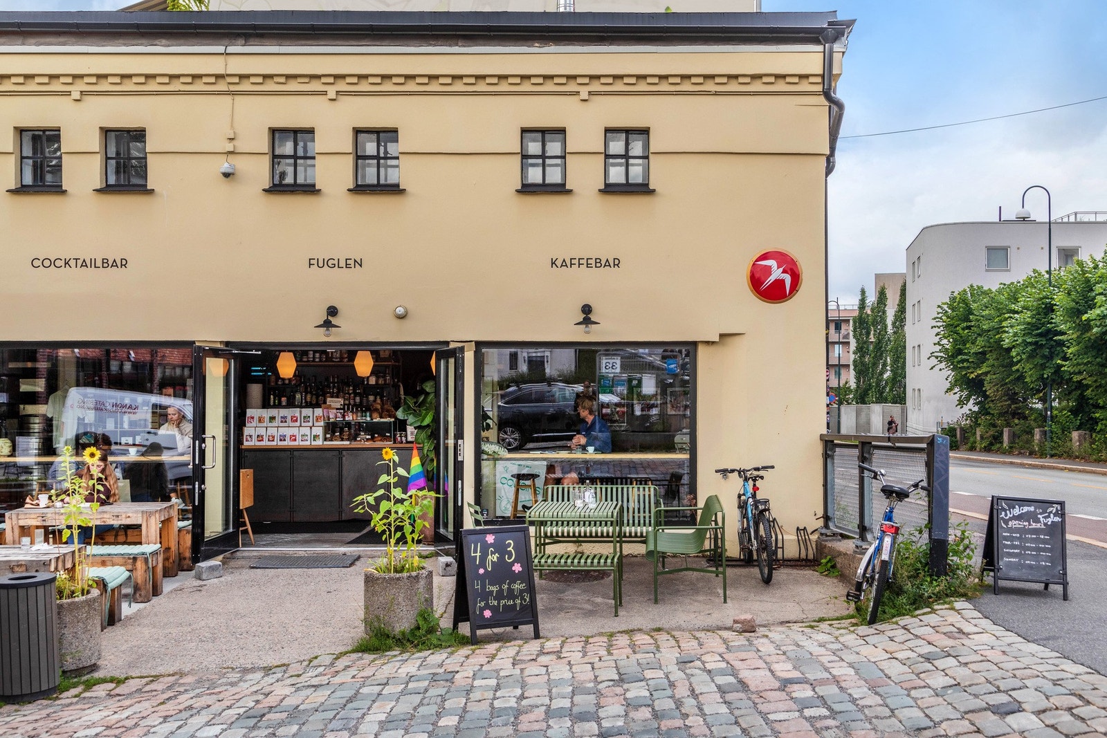 Nabolaget byr på svært hyggelige cafèer, restauranter og bakeri. Galleribilde