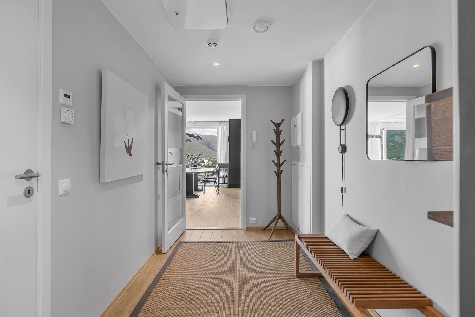 Velkommen inn! - Det første som møter deg er dette fine inngangspartiet Galleribilde