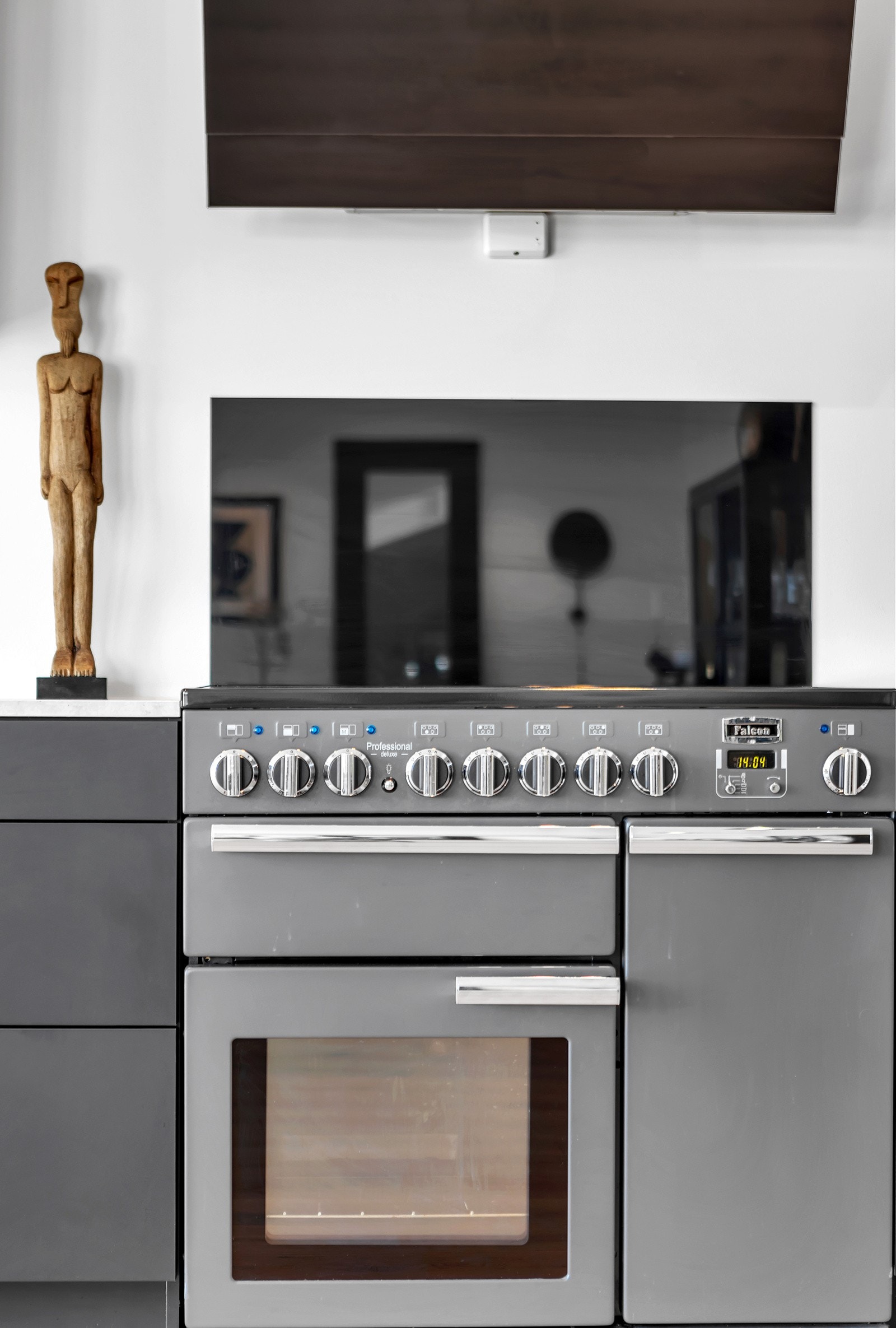 Ovnen som medfølger kjøkkenet er for den virkelig kresne brukerern! Galleribilde