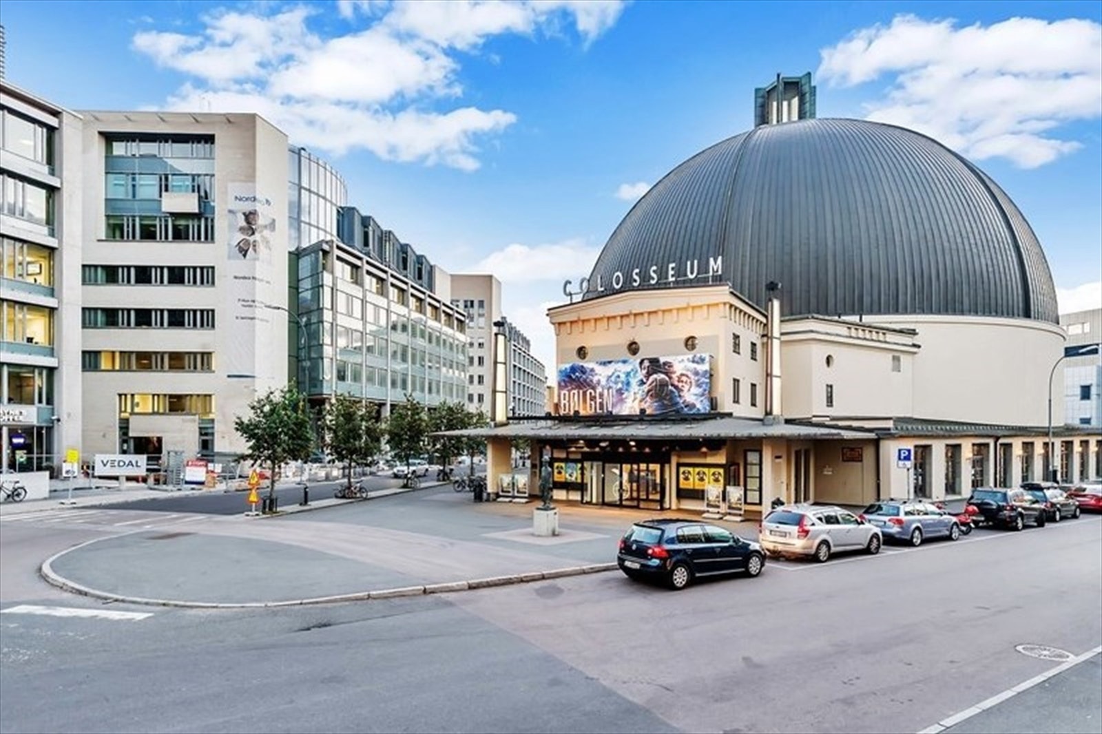 Colosseum Kino ligger innenfor gangavstand. Galleribilde