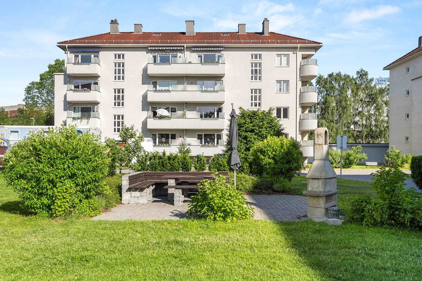 Fra leiligheten er det umiddelbar nærhet til Frognerparken, Bogstadveien og Colosseum Kino. Galleribilde