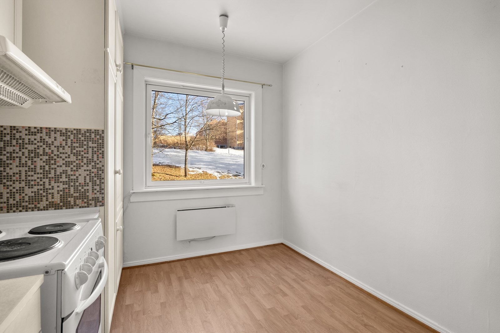 På kjøkkenet er det også fin plass til en sittegruppe Galleribilde