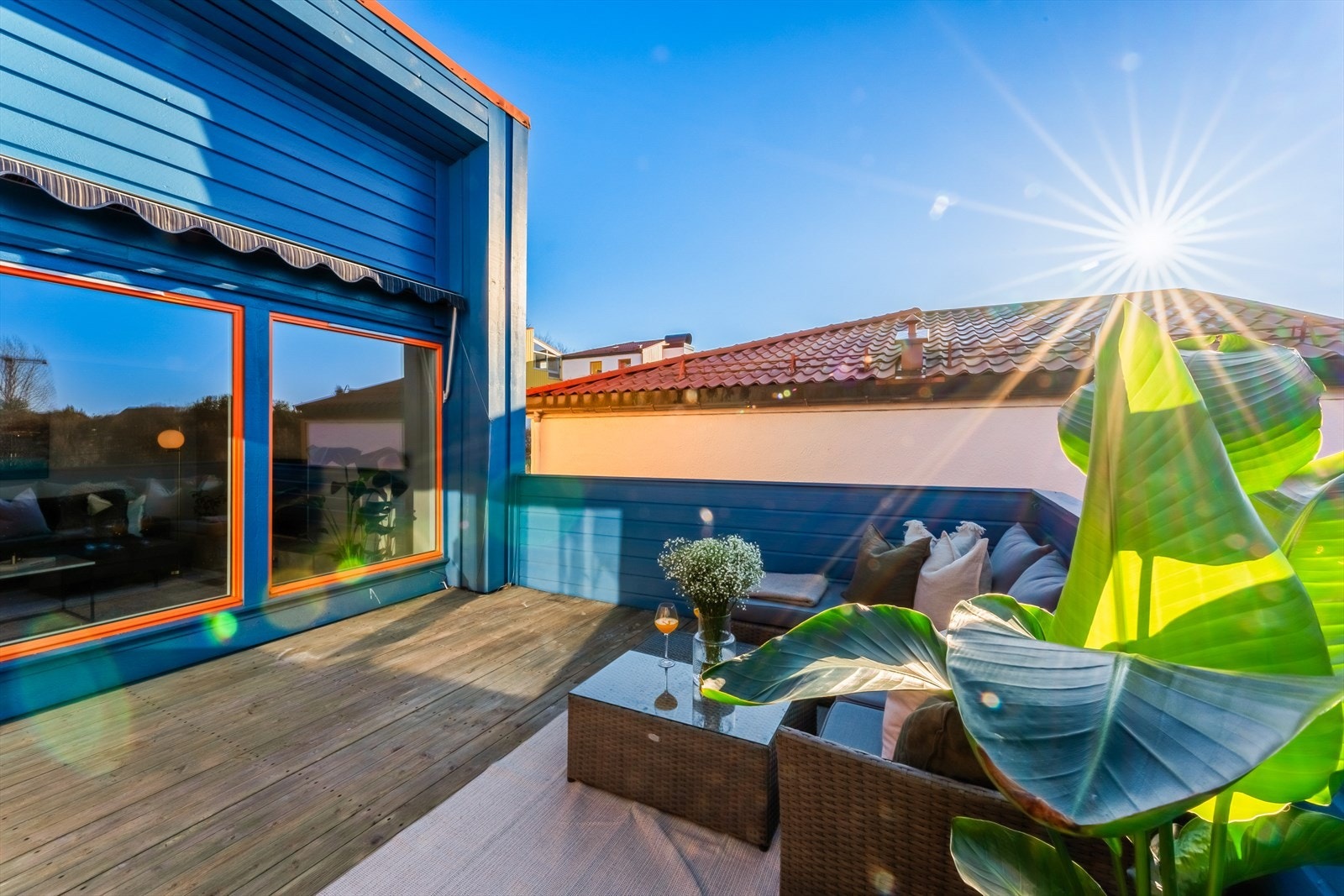 - Sørvestvendt terrasse hvor du kan nyte de fine dagene Bergen har å by på - Galleribilde