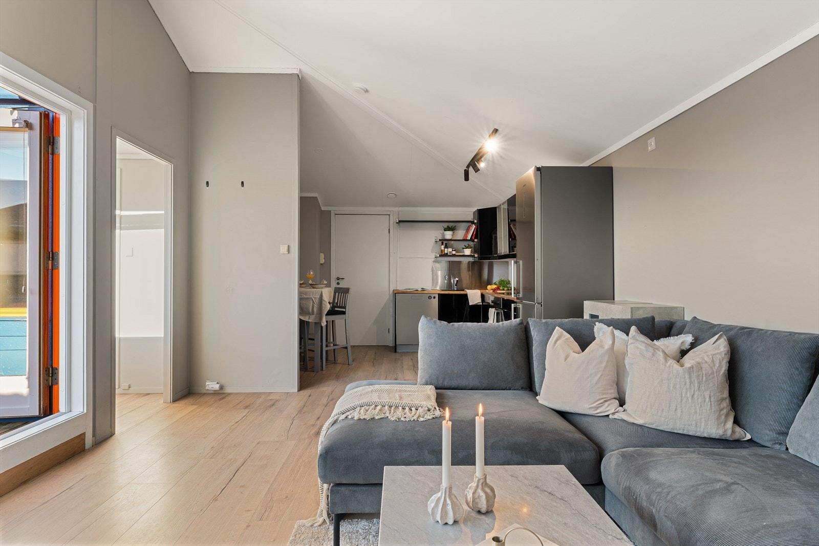 - Grunnpakke TV/internett, dugnad m.m. er inkludert i felleskostnadene - Galleribilde