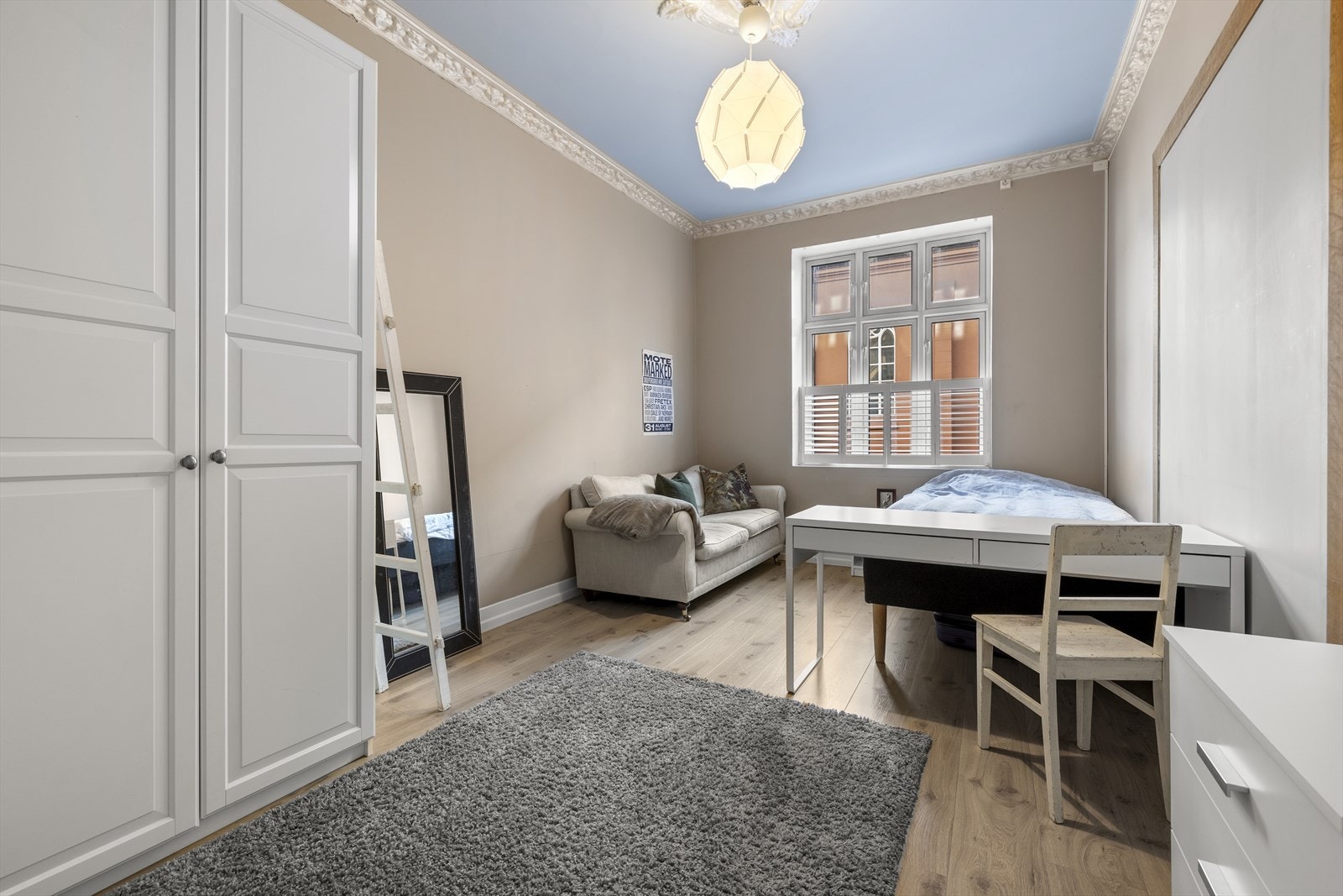 Leiligheten har i dag fire soverom, etter at selger har omdisponert den opprinnelige stuen. Galleribilde