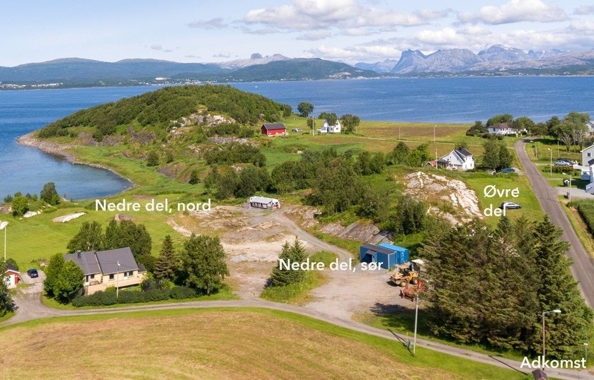 Skole og barnehage i umiddelbar nærhet/gangavstand, samt kort vei til dagligvarebutikk med mer. Galleribilde