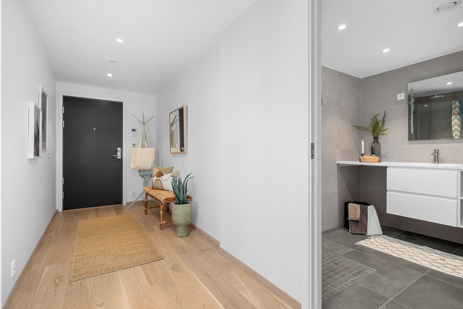 Leiligheten er helt ny og det er 5 års nybygg-garanti. Galleribilde