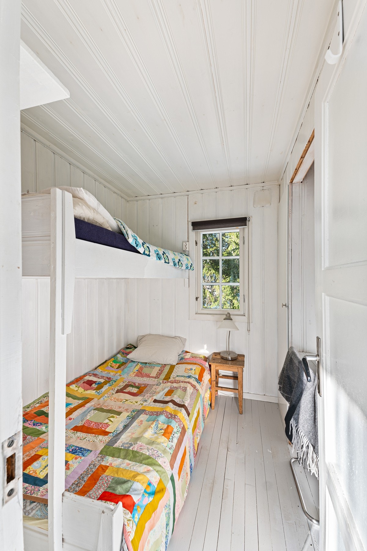 Her får du en praktisk og innbydende hytte hvor både små og store kan nyte gode dager i naturskjønne omgivelser! Galleribilde