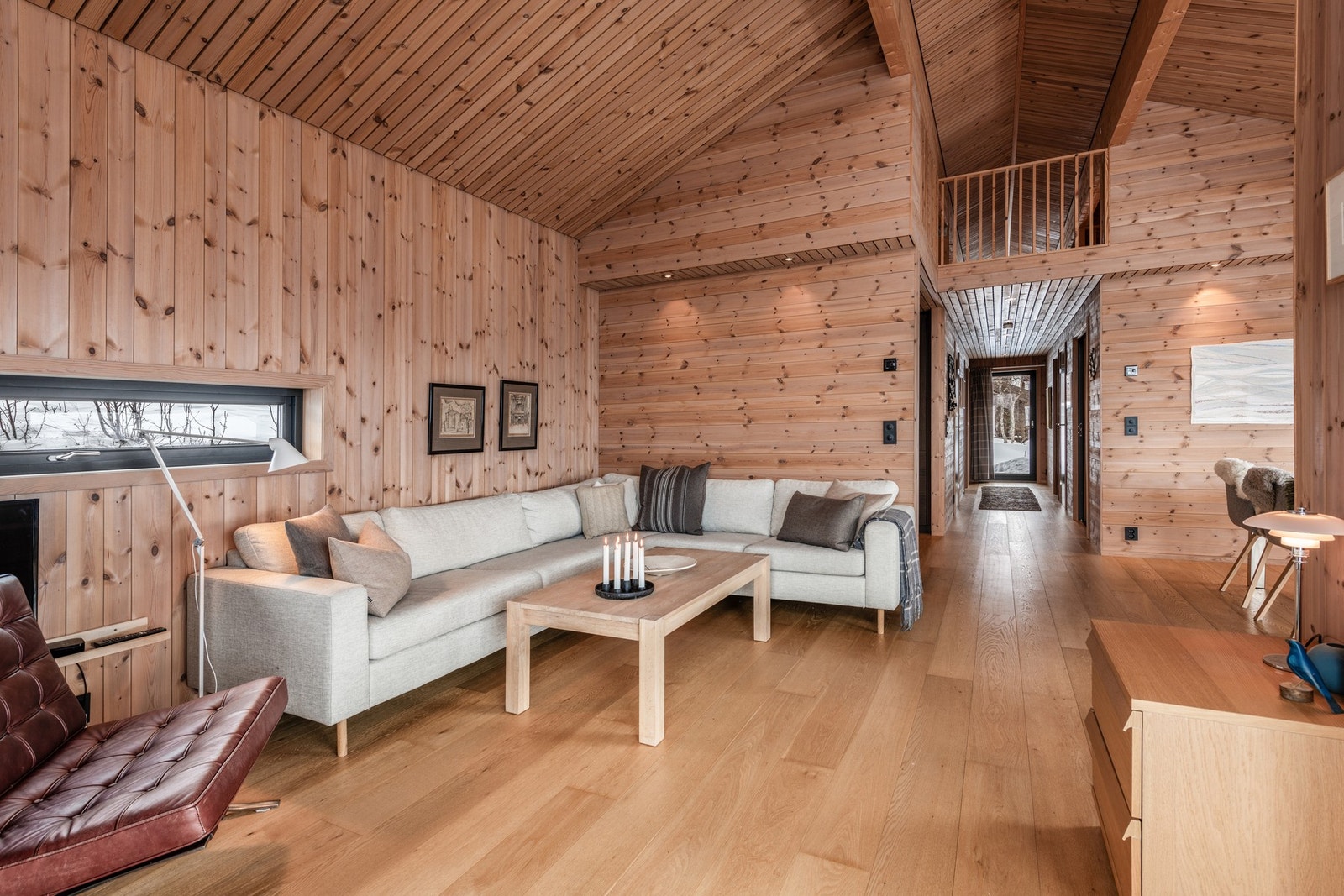 Her er det høyt under taket og godt å være Galleribilde