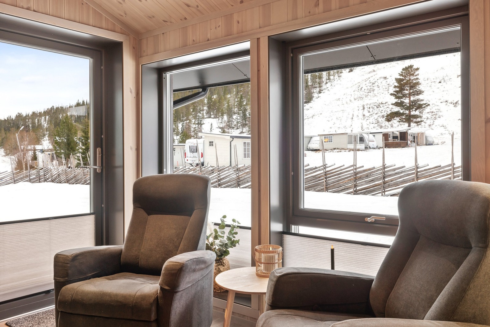 Fra stuen er det utgang til markterrasse Galleribilde